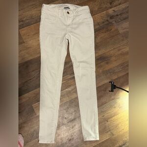 American Eagle Outfitters Women's White slightly high rise skinny Jeans size 4